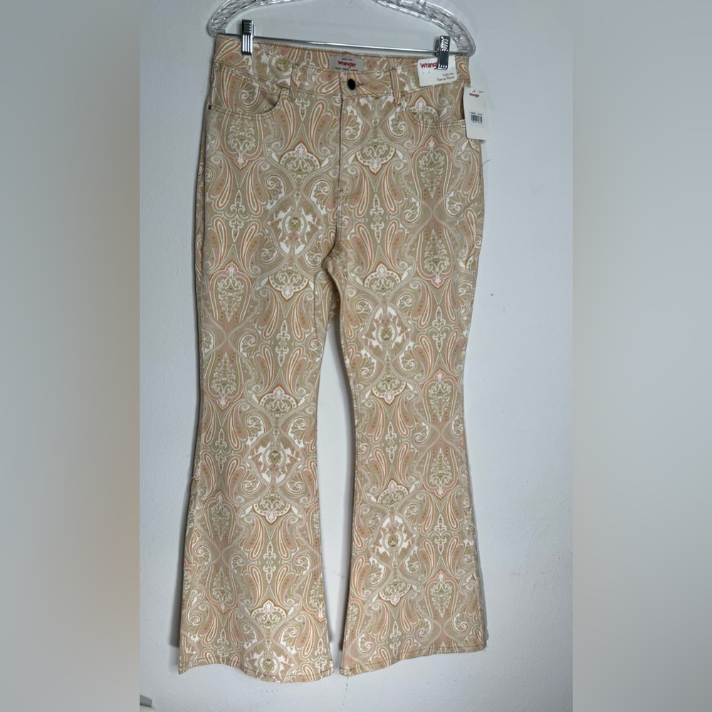 Wrangler High Rise Fierce Flare Paisley Print Size 12/32